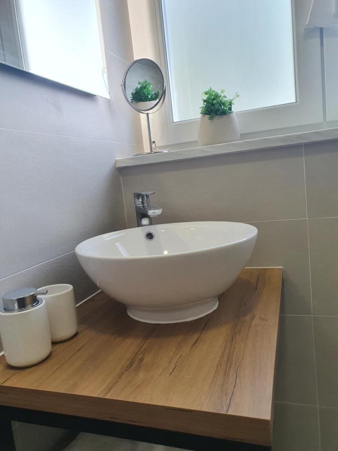 Apartman Leona 4*, Kantrida 里耶卡 外观 照片