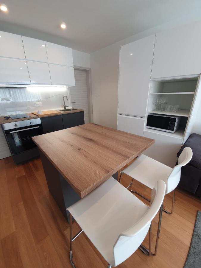 Apartman Leona 4*, Kantrida 里耶卡 外观 照片