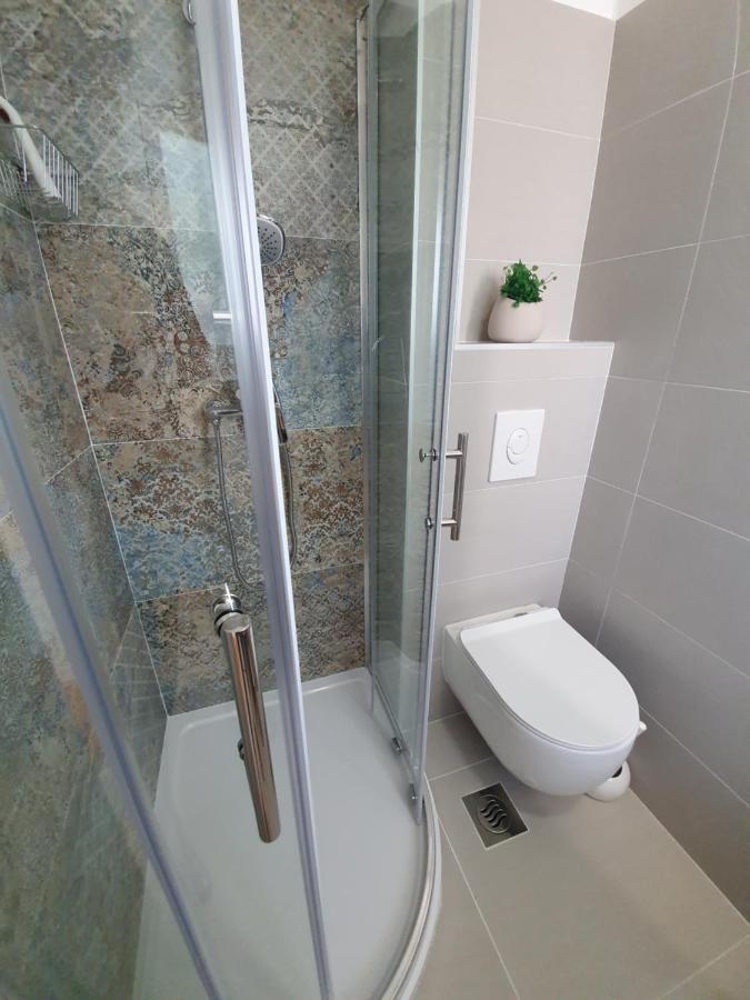Apartman Leona 4*, Kantrida 里耶卡 外观 照片