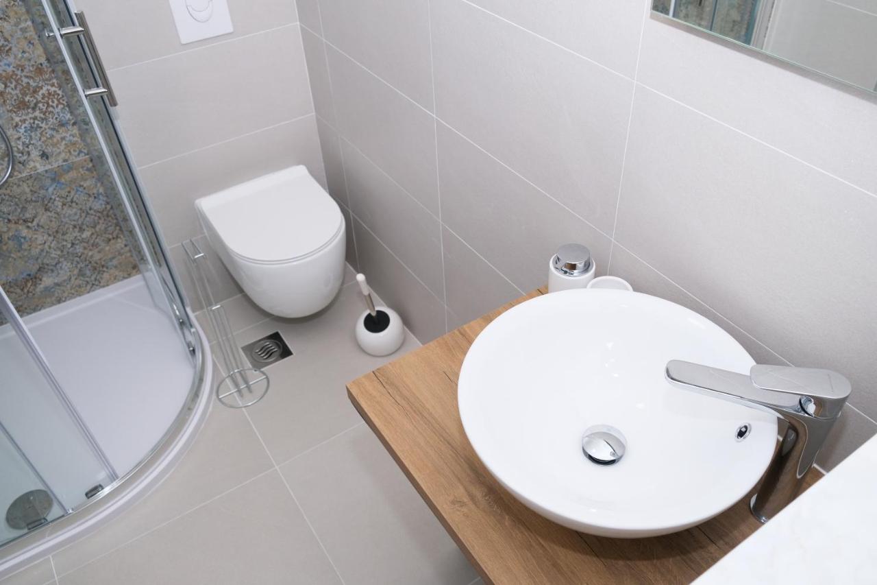 Apartman Leona 4*, Kantrida 里耶卡 外观 照片